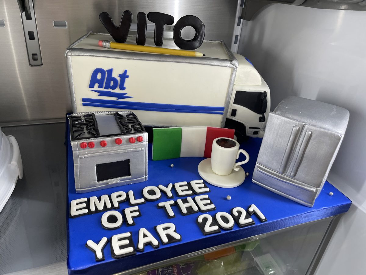 Abt Employee of the Year 2021 Vito's Cake