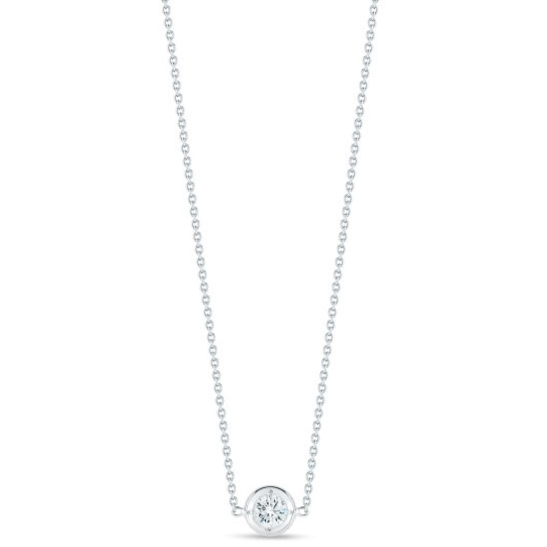 White gold necklace with a round diamond in the center