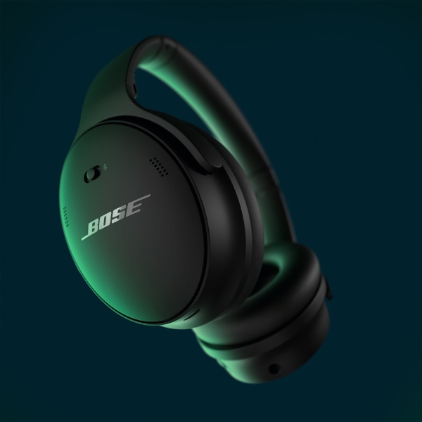 A black pair of Bose QuietComfort headphones