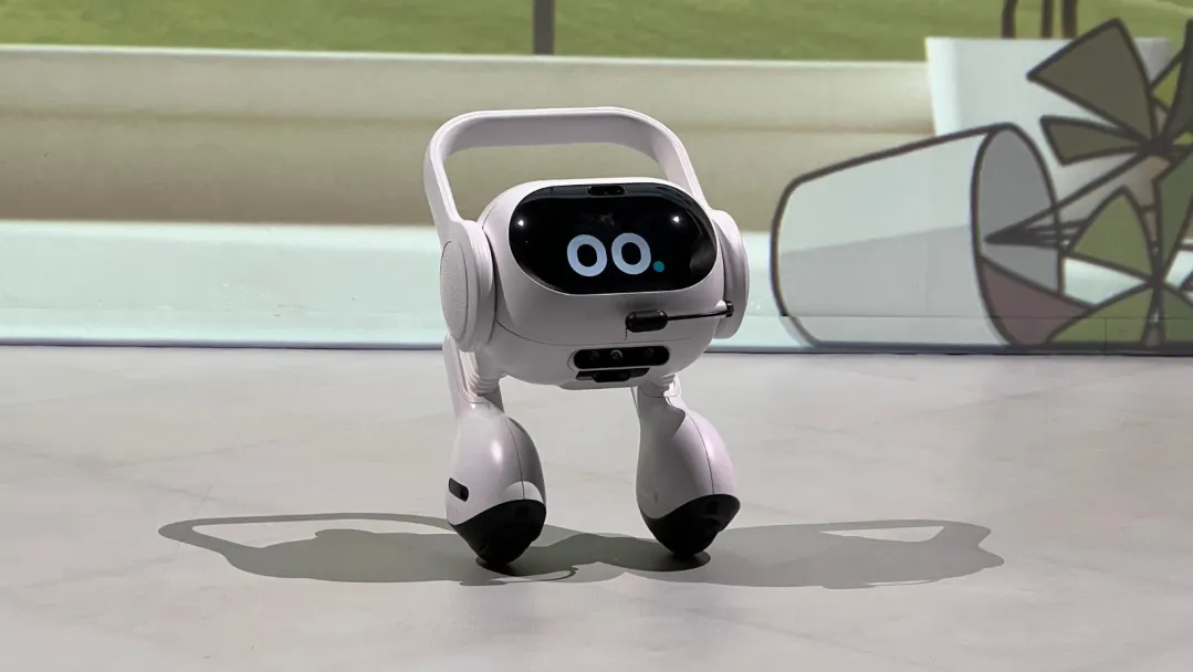 A close up on LG's AI robot companion at CES 2024