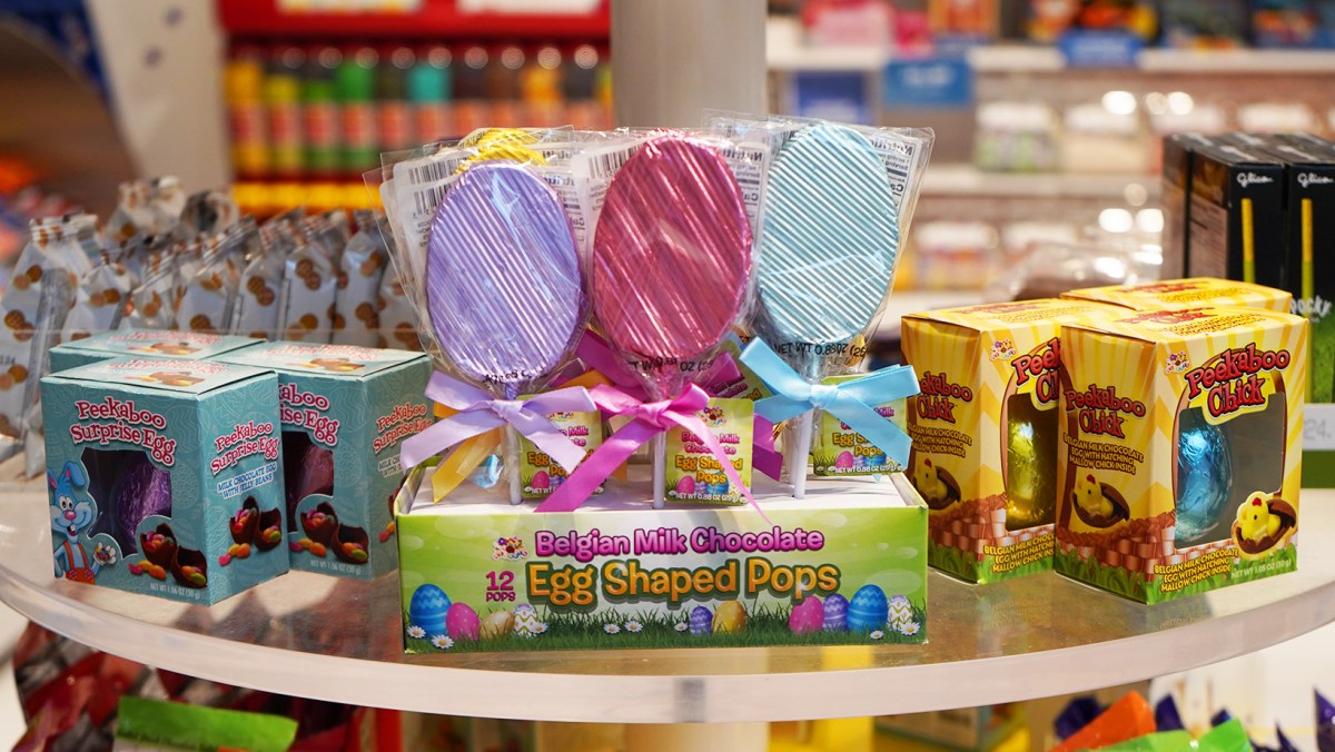 Chocolate Easter eggs and egg-shaped chocolate lollipops from the Abt candy store